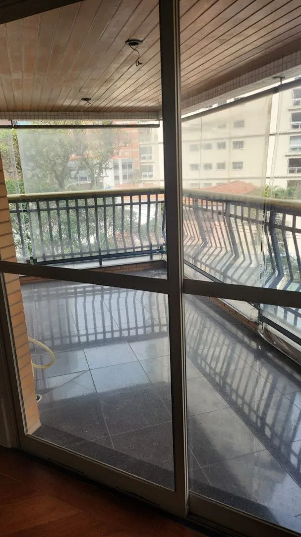 Imagem Apartamento em perdizes com 4 Suítes e 3 Vagas de Garagem. Edifício com Portaria 24hs