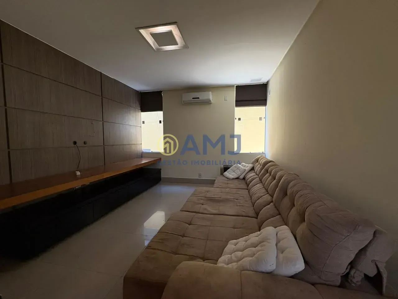 Imagem Sobrado para Locação 5 Quartos, 4 Suites, 2 Vagas, 614M², Jardins Madri, Goiânia - GO | Jardins Madri