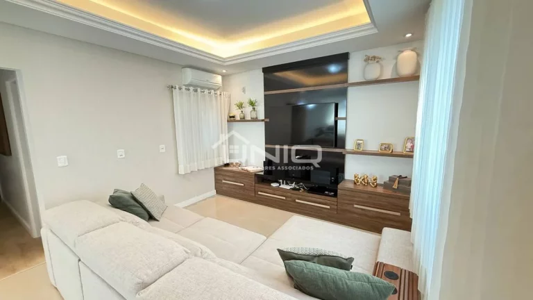 Imagem Casa Térrea Suíte + 2 Dormitórios Com Piscina e Salão de Festas - Fraron