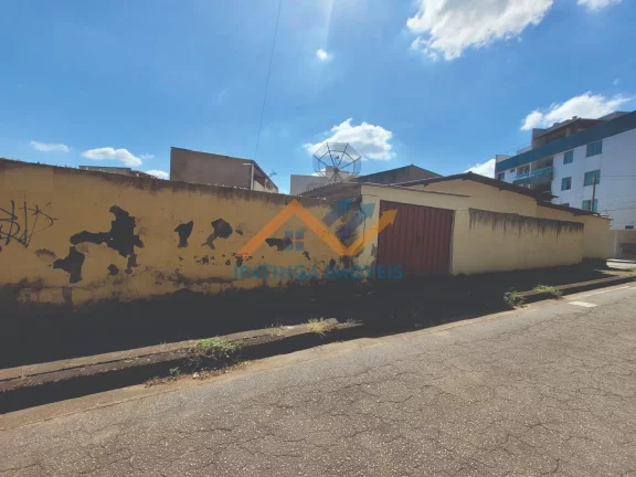 Imagem Casa em ótima localização no bairro Bom Retiro - Ipatinga