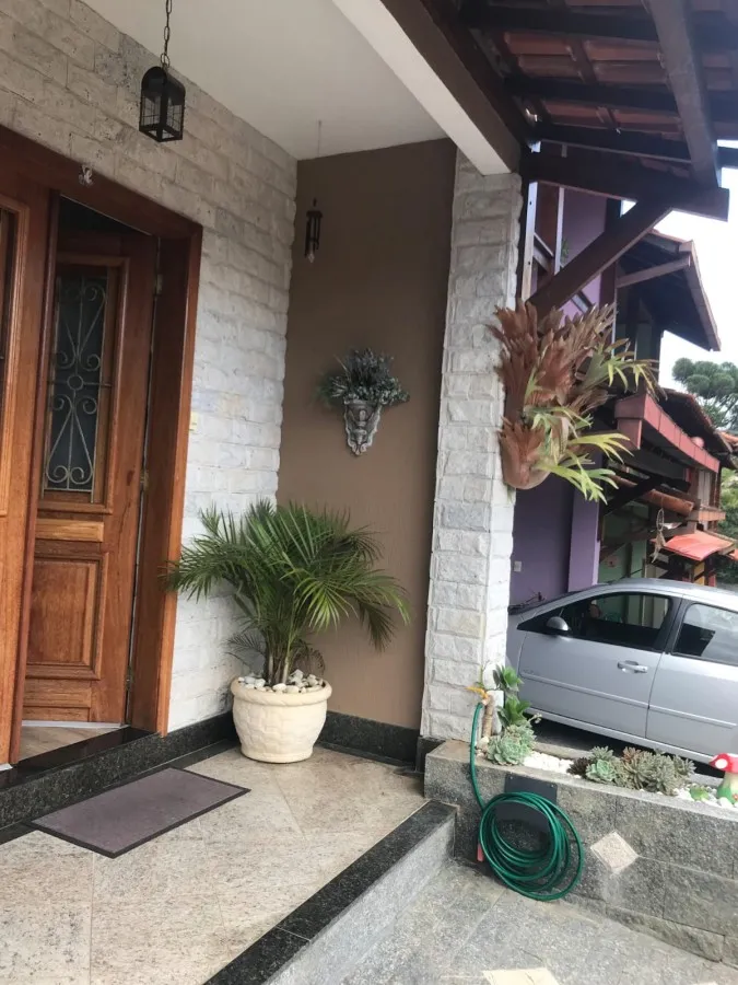 Imagem Casa em Condomínio para Venda em Teresópolis / RJ no bairro Araras