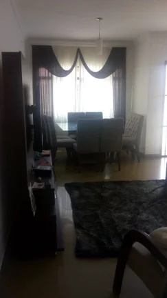 Imagem Sobrado 202 m² 3 Dormitorios sendo 1 Suíte e 7 vagas de Garagens