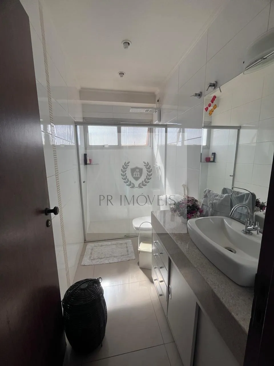 Foto do imóvel Imperdível! Apartamento de luxo com 4 quartos e 238,54m² no Centro de Araraquara-SP. Agende sua visita agora!