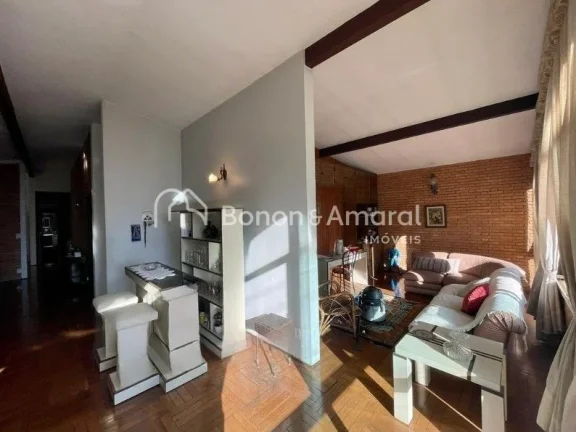 Imagem Casa assobradada à venda no bairro Jardim Proença, localização privilegiada de frente para um bo...