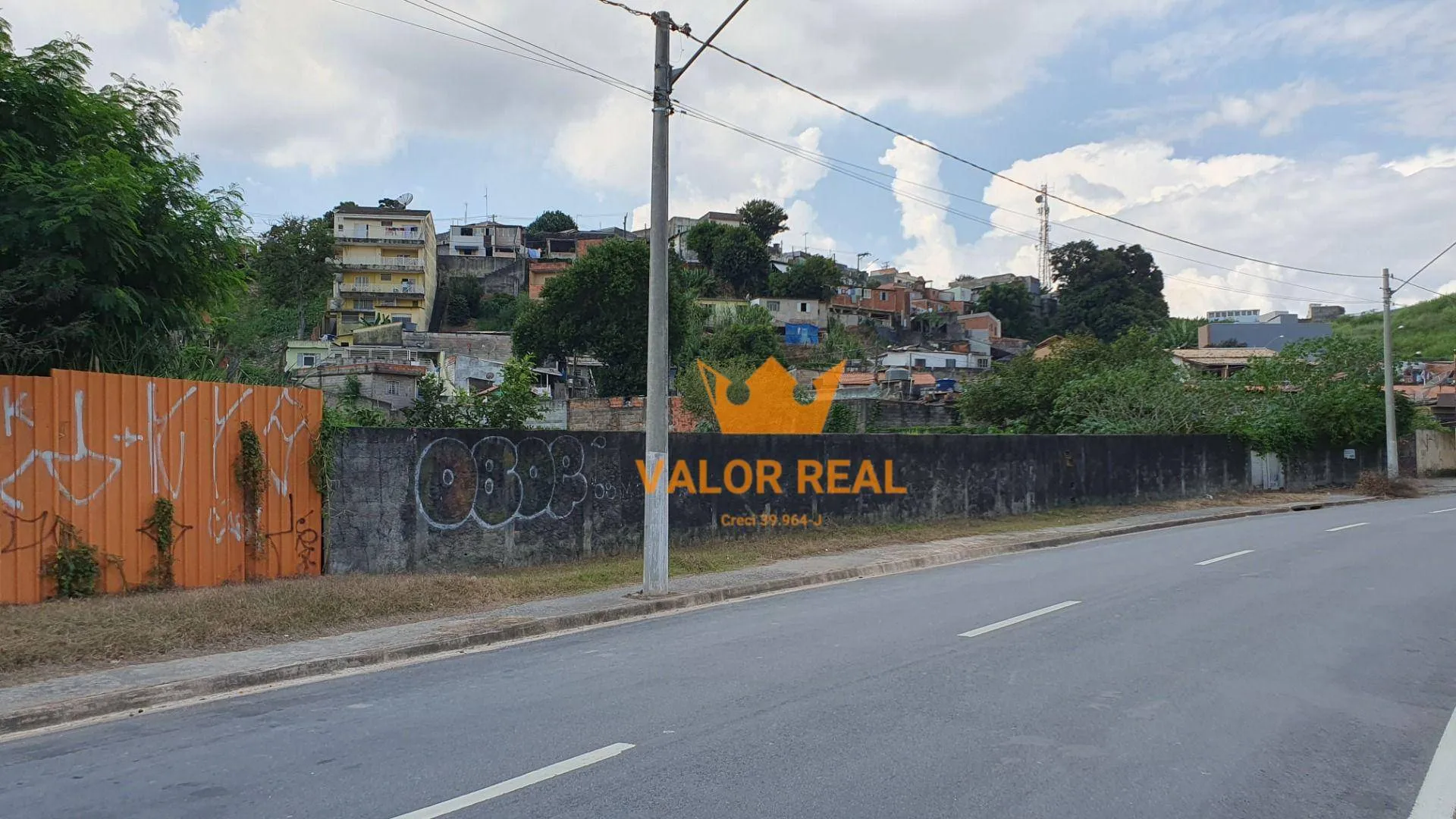 Imagem Oportunidade Única de Investimento em Jundiaí! Área Comercial com 3.047 m2 de frente para Av Samuel Martins.