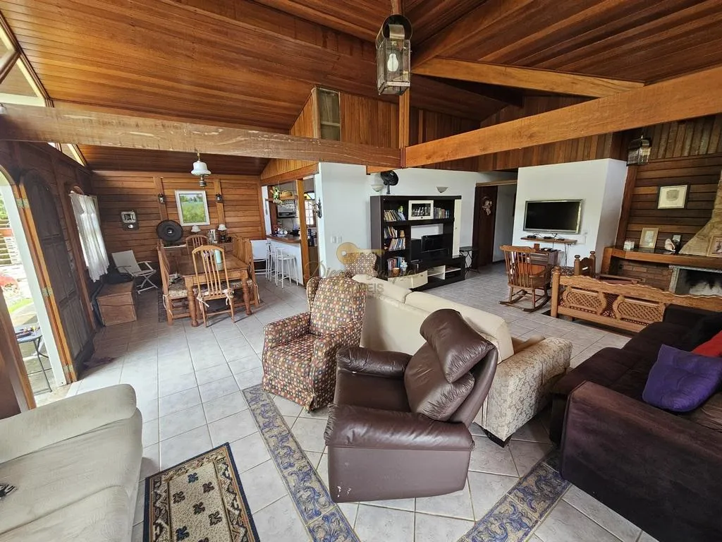Imagem Casa em Condomínio para Venda em Teresópolis / RJ no bairro Green Valley