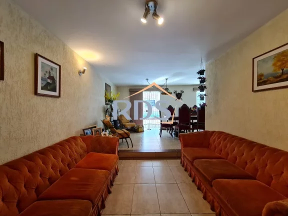 Foto do imóvel Oportunidade única, casa com 4 suítes, 5 vagas e piscina. em RUA CORGIE ASSAD ABDALLA