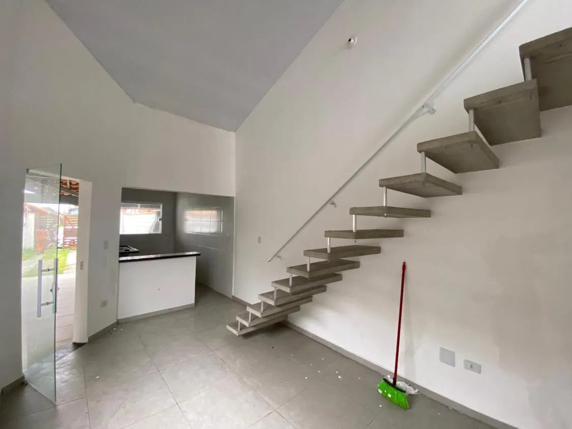 Imagem CASA COM MEZANINO NOVA À VENDA NO GAIVOTAS EM ITANHAÉM