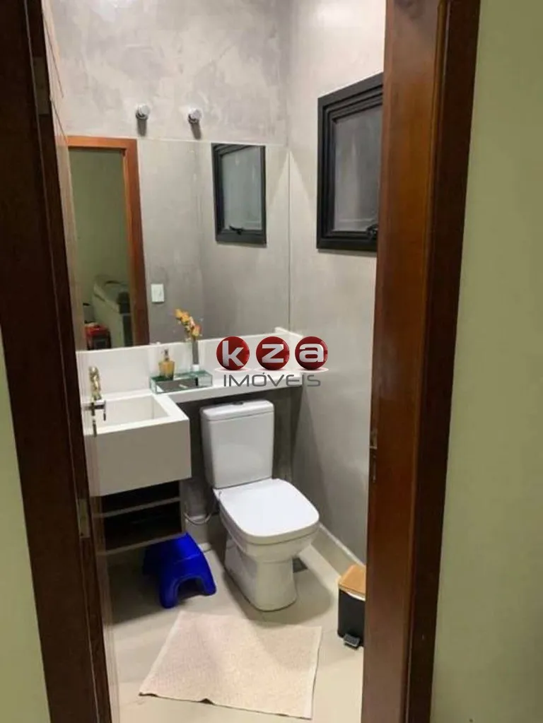 Imagem Casa para venda no Condomínio Portal do Jequitibá em Valinhos-SP: 3 quartos, 3 suítes, 1 sala, 4 banheiros, 2 vagas de garagem, 180 m².