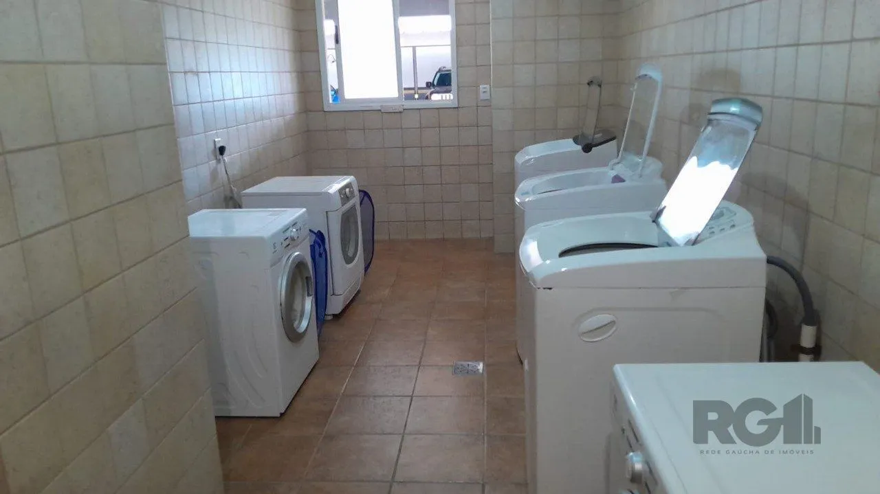 Imagem 2 Quartos ,mobiliado,frente,box duplo,próximo Cristovão Colombo