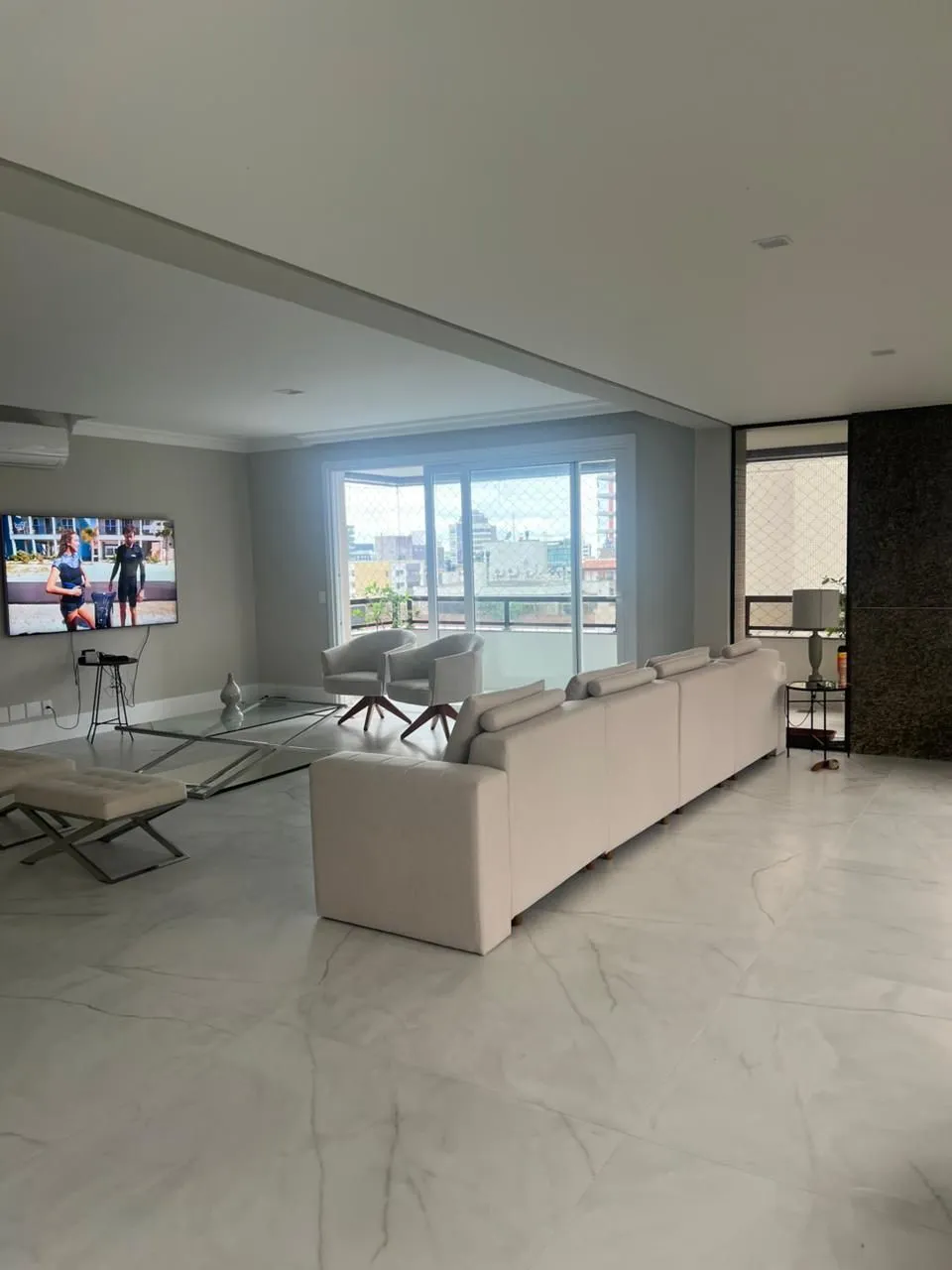 Imagem Vende-se apartamento com 4 suítes, 333m² e 3 vagas - Bela Vista