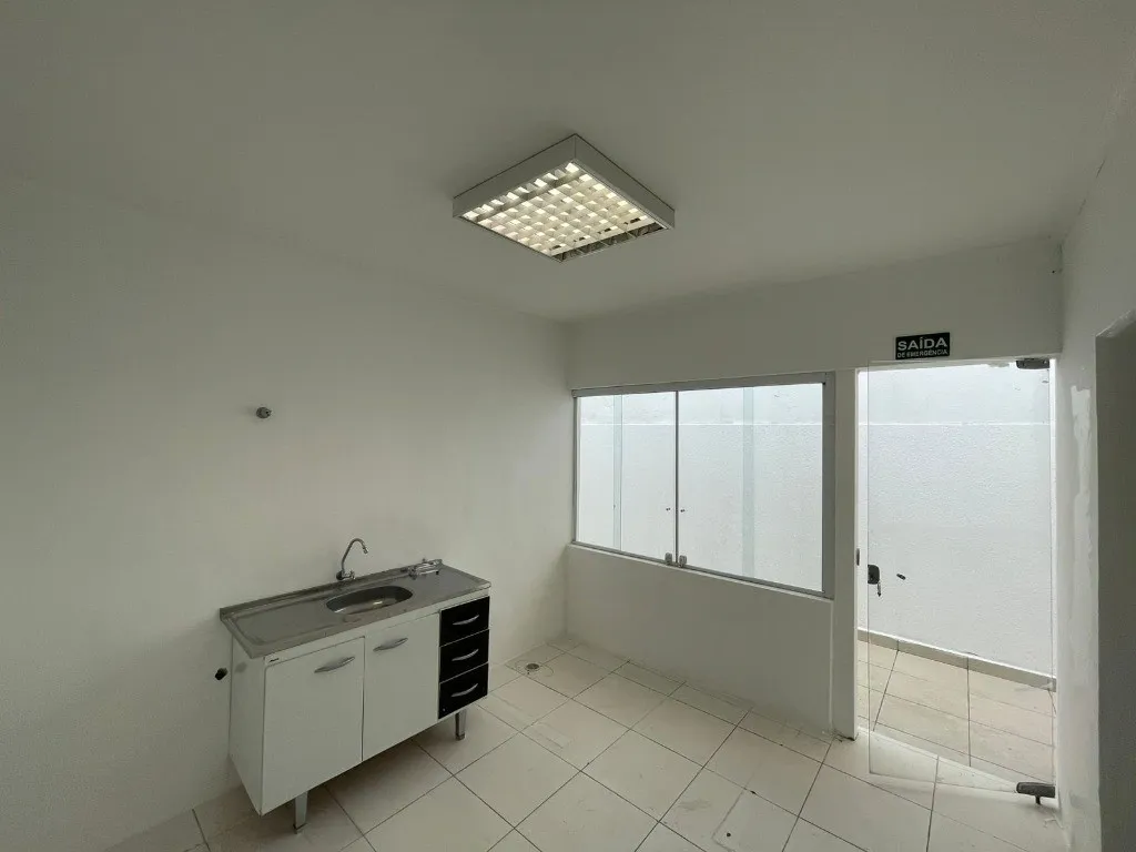 Imagem Imperdível: Casa de Luxo em São Caetano do Sul-SP, 3 quartos, 3 suítes, 4 banheiros, 5 vagas, 272m² - Bairro Osvaldo Cruz!