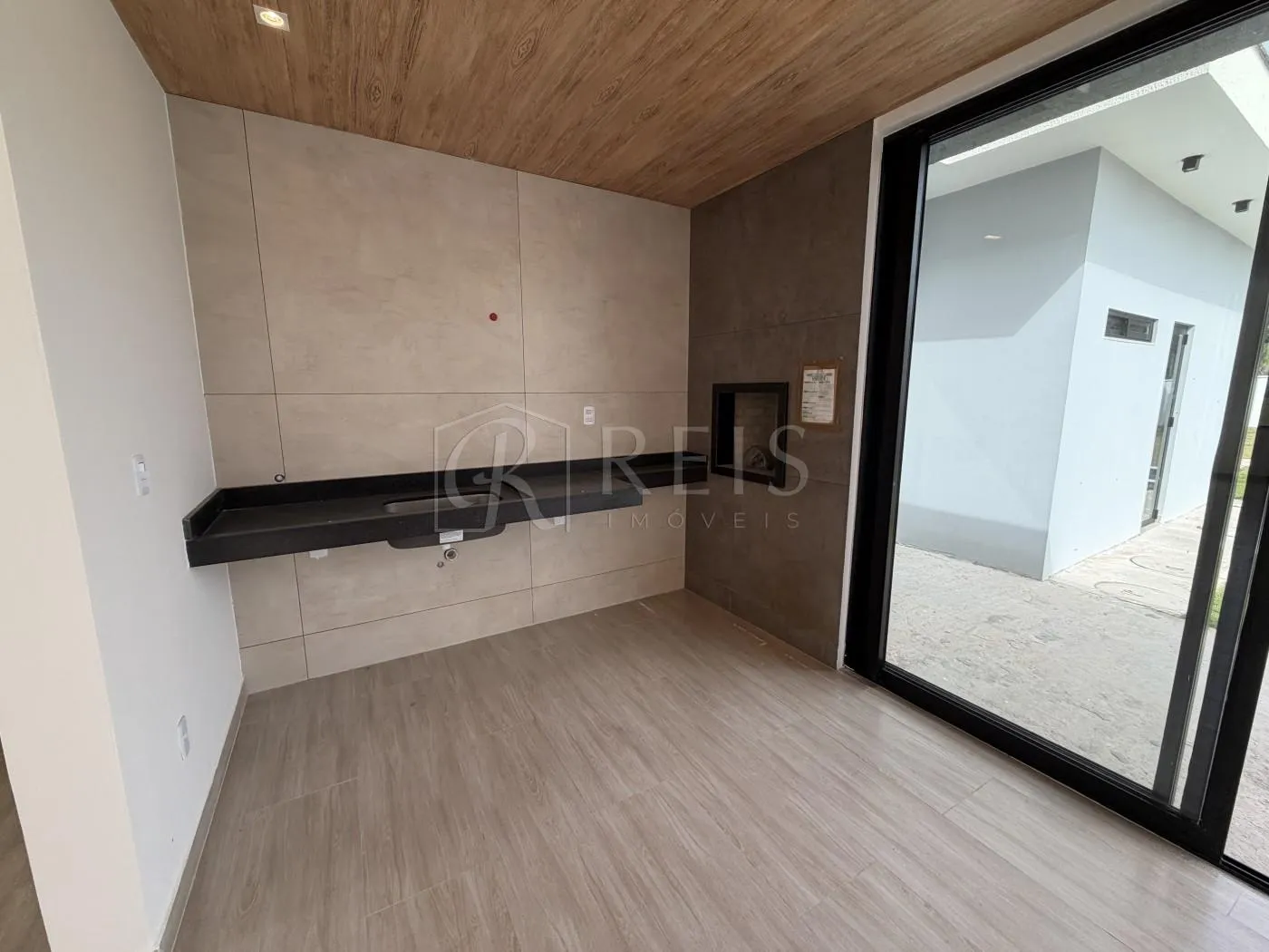 Imagem Casa para Venda em Rio das Ostras, Viverde, 4 dormitórios, 4 suítes, 5 banheiros, 4 vagas