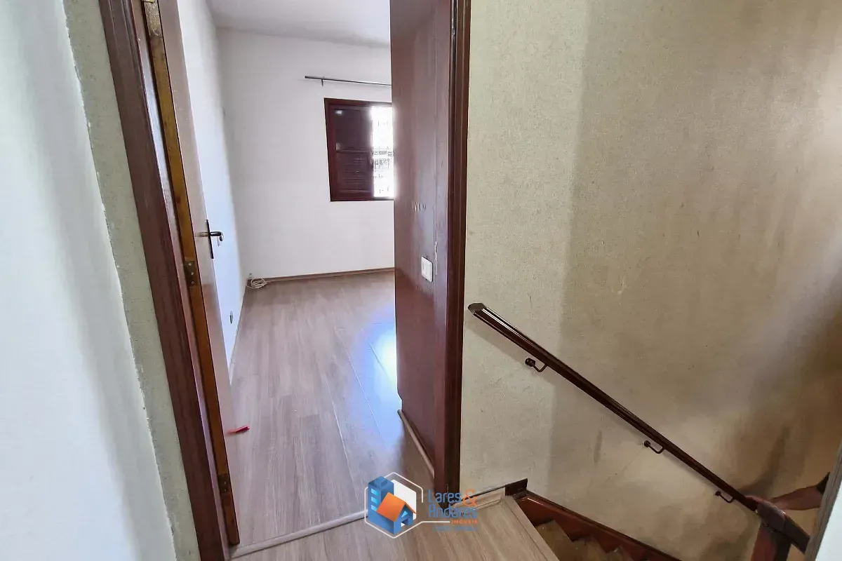 Imagem Sobrado para venda em Vila Baruel com 6 quartos, sendo 2 suítes, 240m²