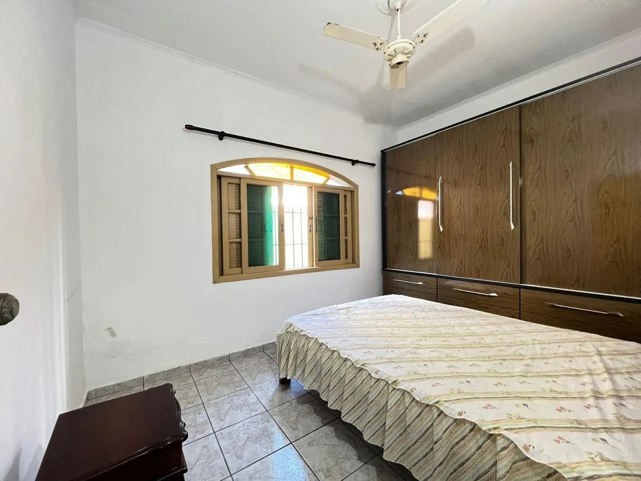 Imagem Casa para Venda em Praia Grande, Caiçara, 3 dormitórios, 1 suíte, 1 banheiro, 2 vagas