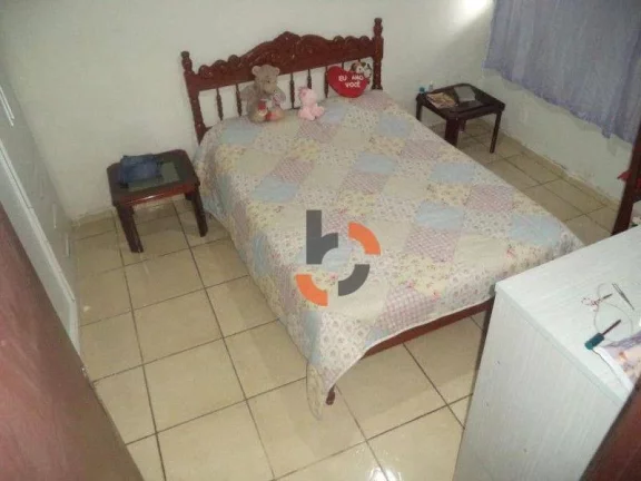 Imagem Oportunidade no Centro de NI: Casa Térrea com 2 Vagas a Pé do Calçadão