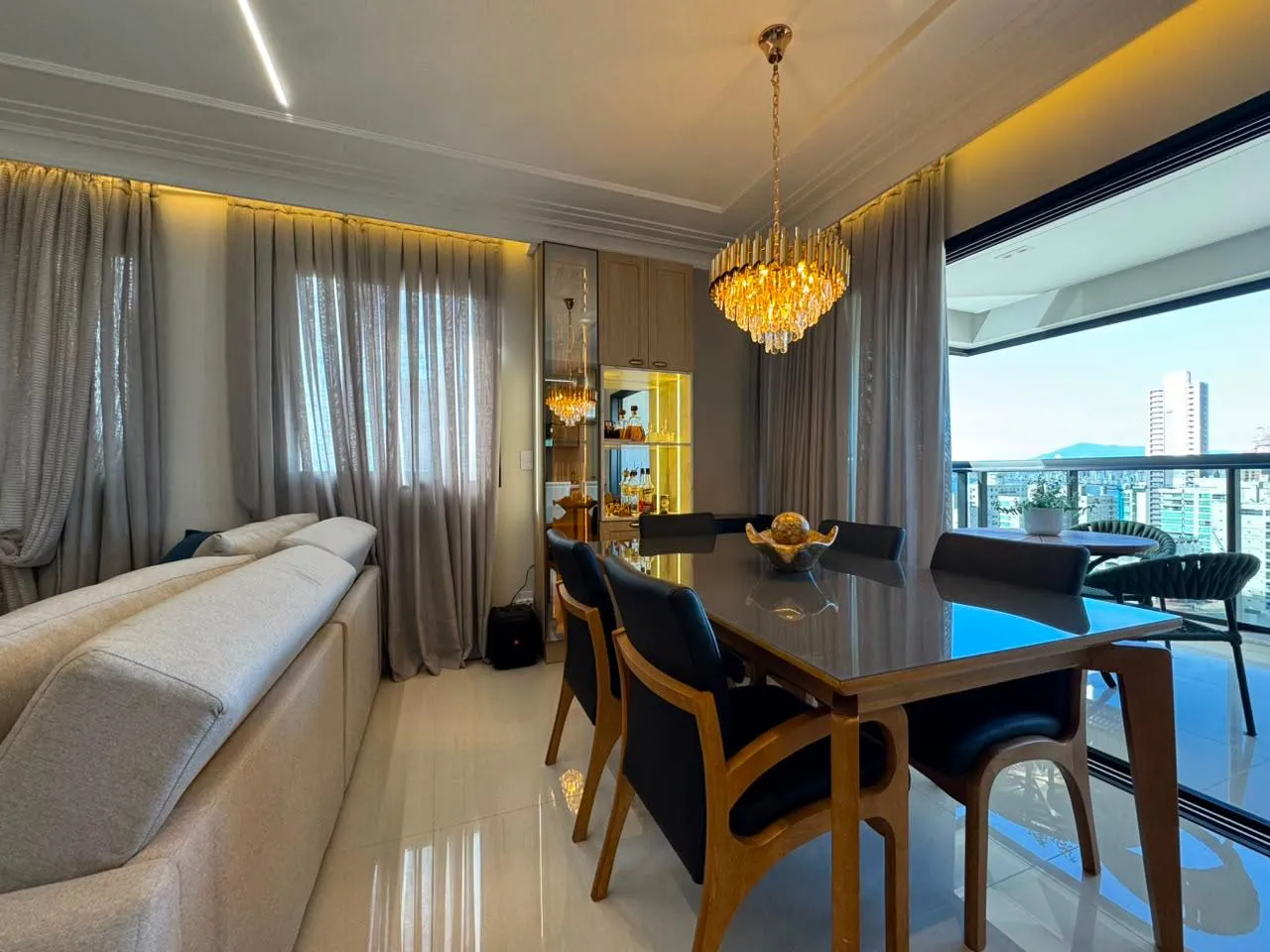 Imagem Apartamento à venda com 92.9m2 por R$ 2.015.000,00