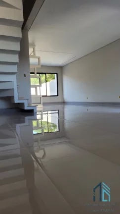 Imagem Sobrado a venda 03 quartos c/suíte, 04 vagas no Xaxim em Curitiba PR