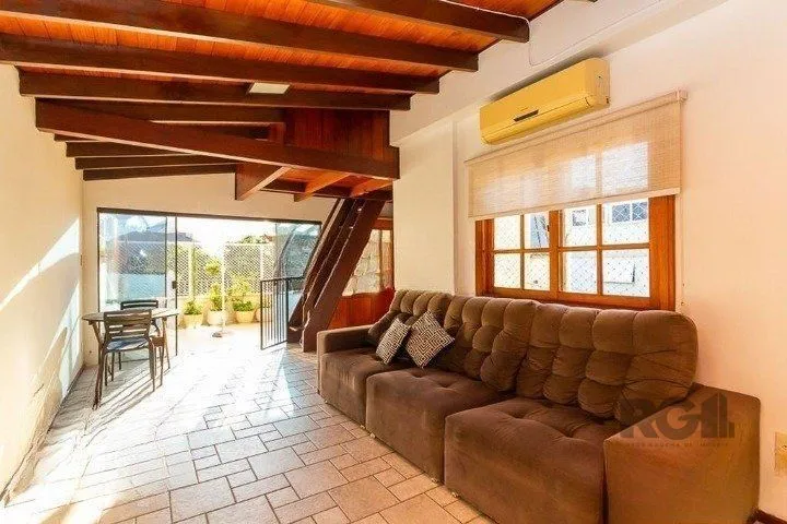 Imagem Cobertura com 2 quartos e 128m² à venda em Mont Serrat, Porto Alegre.