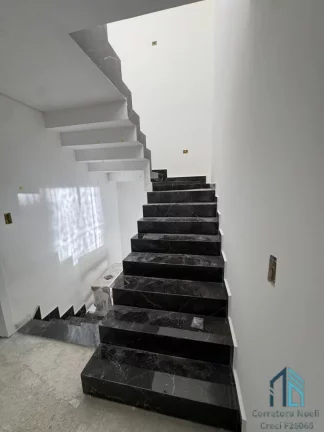 Imagem Sobrado Triplex Alto Padrão, 03 suítes com piso aquecido, em São José dos Pinhais PR