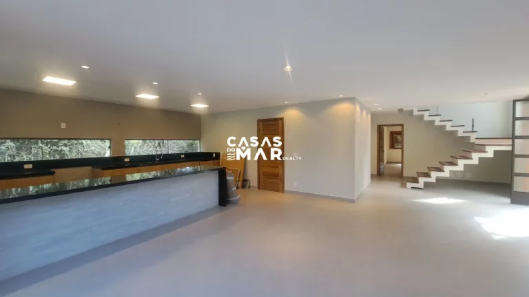Imagem Casa de Luxo em Condomínio na Praia Rasa: 5 Quartos, 5 Suítes e 260m² em Armação dos Búzios-RJ