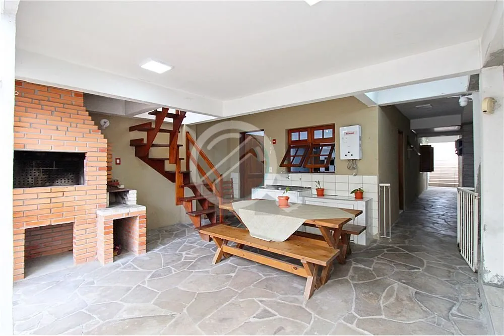 Imagem Maravilhosa casa de 02 dormitórios, um sacadão elegante em vidro blindex, com um toque especial de...