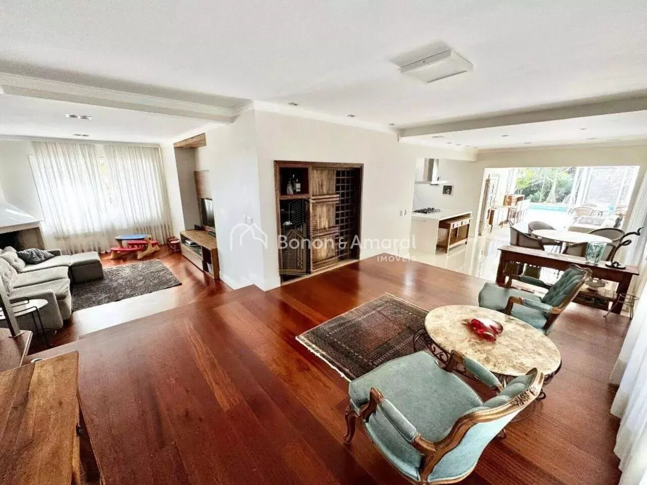 Imagem Casa de condomínio à venda com 400m² e 4 quartos no Alphaville Campinas