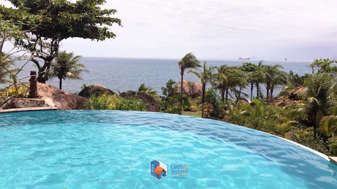 Imagem Casa Alto Padrão de frente para o Mar em Ilhabela, SP -