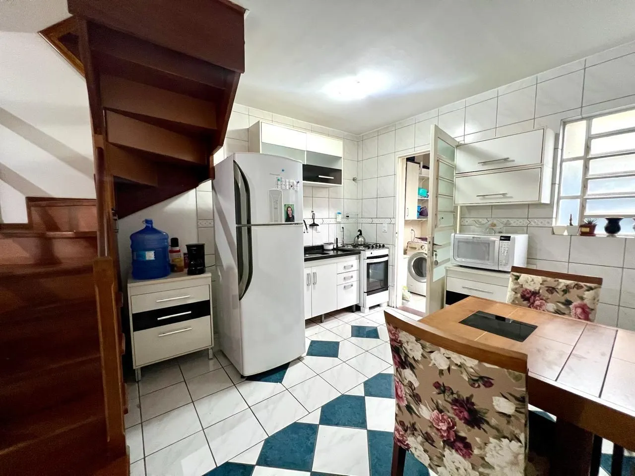 Imagem Casa em condomínio fechado com 94m2, 3 dormitórios no bairro Camaquã.