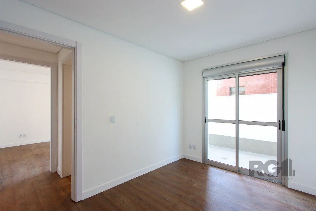 Imagem Apartamento em Porto Alegre no Bairro Petrópolis, de 2 quartos, GARDEN , semi mobiliado