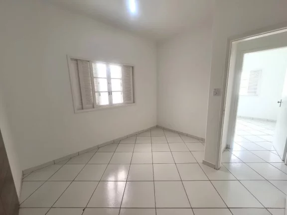 Imagem Excelente casa localizada no centro de Ubatuba - SP