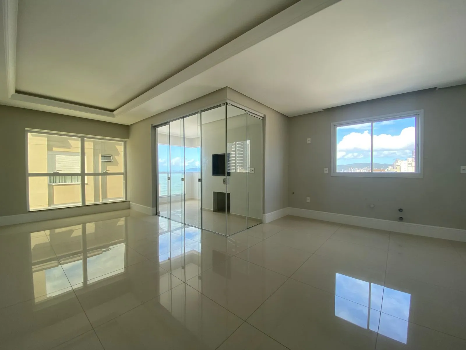 Imagem Apartamento com vista para o mar à venda com 128.84m2 por R$ 4.200.000,00