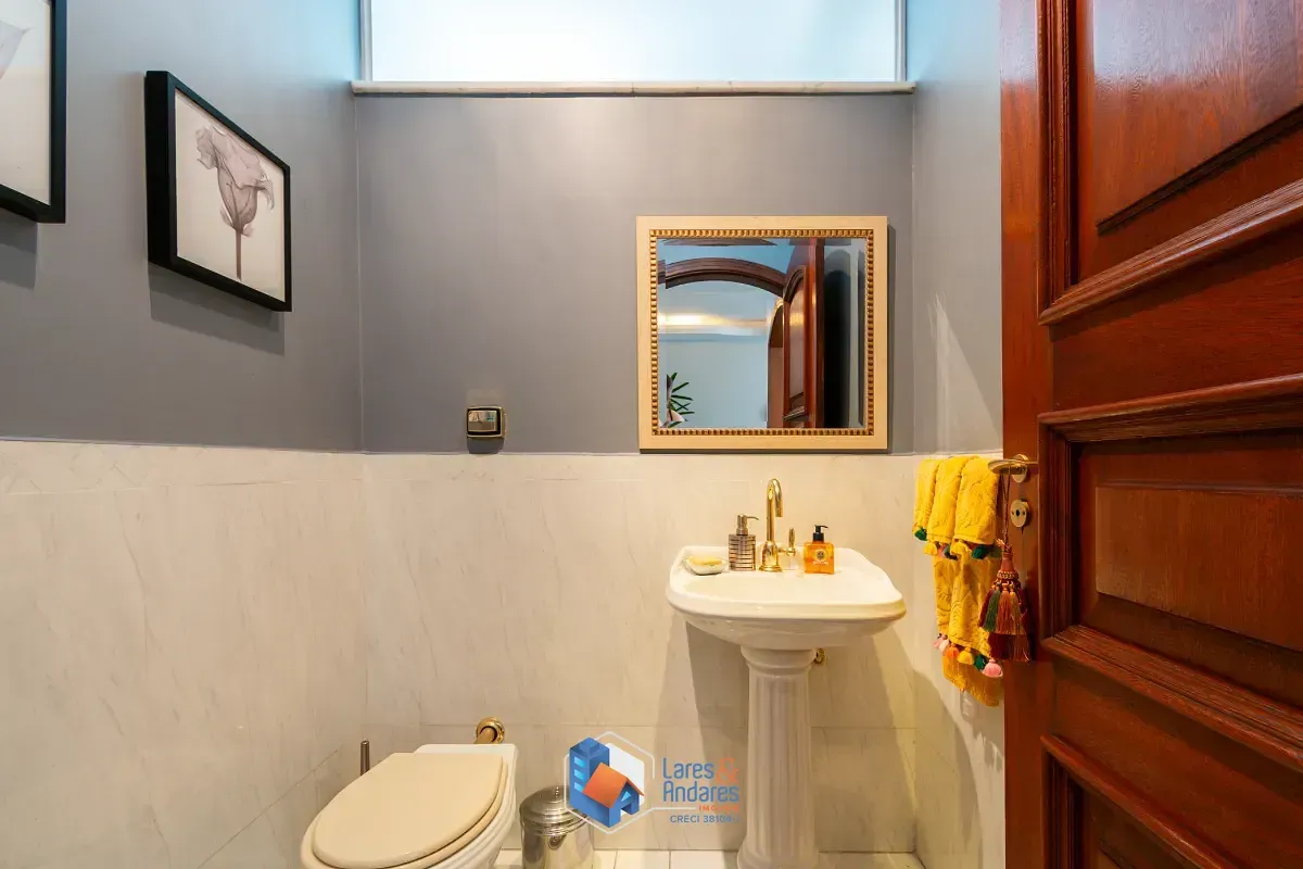 Imagem Casa para venda em Planalto Paulista com 4 quartos, sendo 2 suítes, 436m²