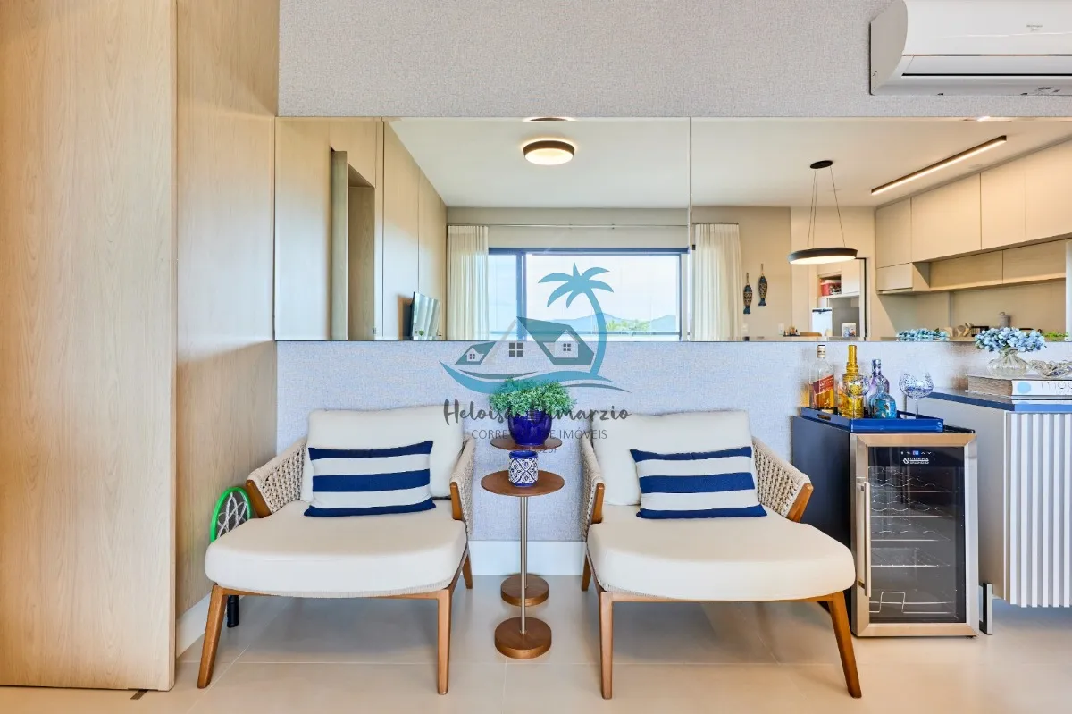 Imagem Apartamento de alto padrão a venda em Ubatuba á 70 metros do mar, bairro Santa Rita/Enseada.