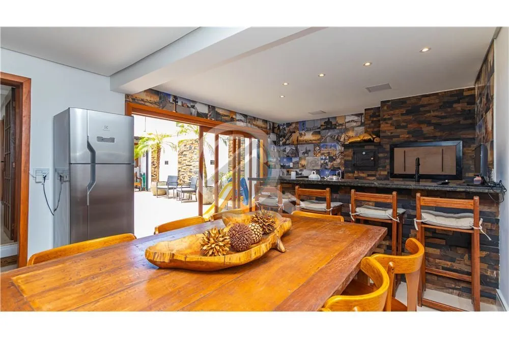 Imagem Esta linda casa de alto padrão é o lugar perfeito para aqueles que buscam conforto, funcionalidade...