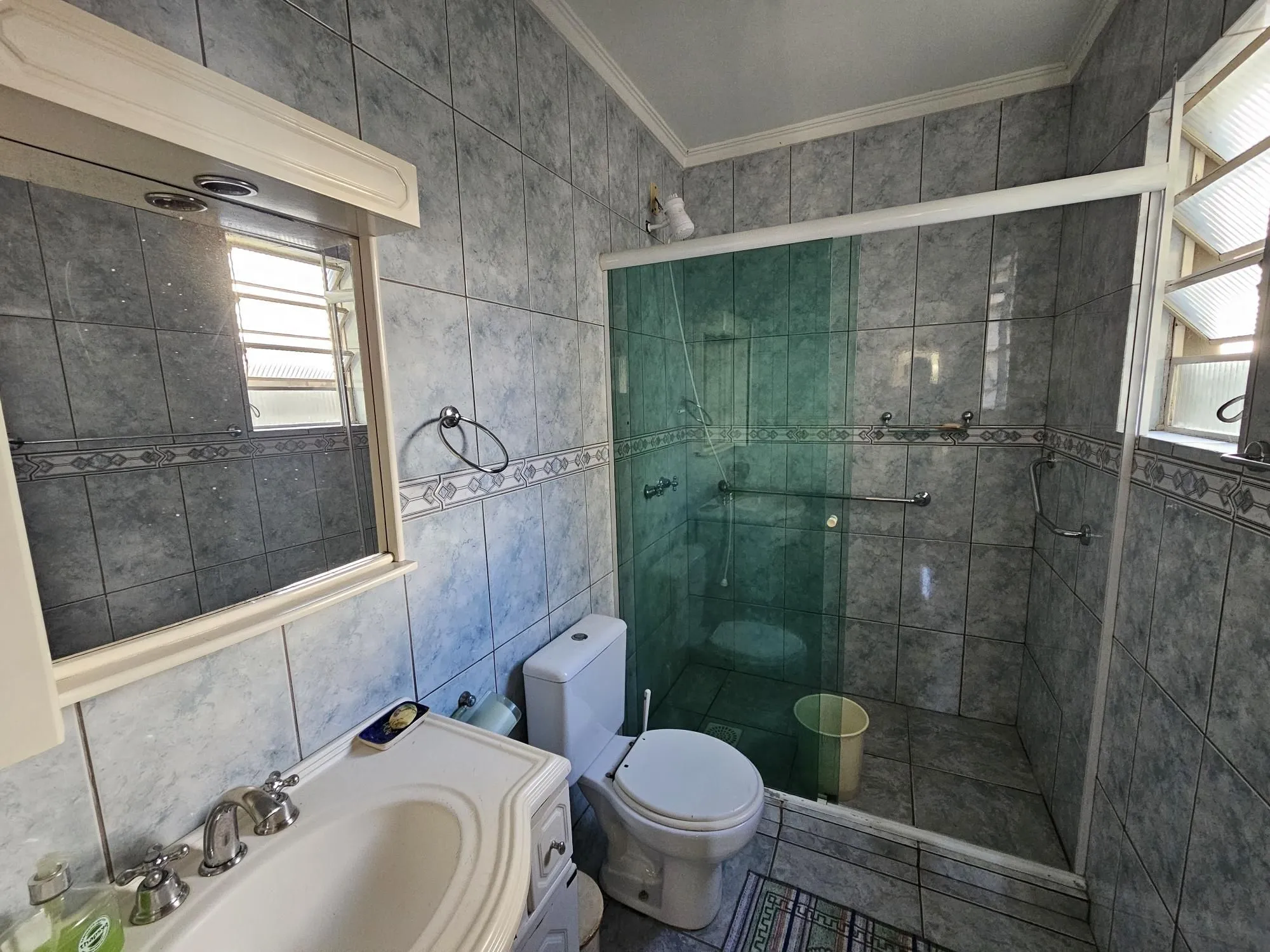 Imagem Casa 03 dormitórios com suite e 02 vagas no Bairro Mont Serrat