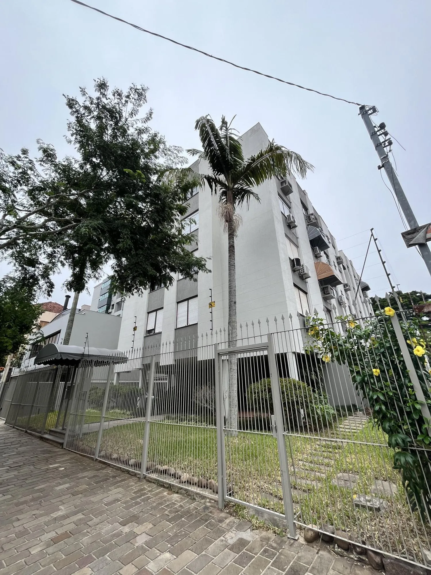 Apartamento de 2 quartos, 2 banheiros e 1 vaga de garagem no bairro Petrópolis