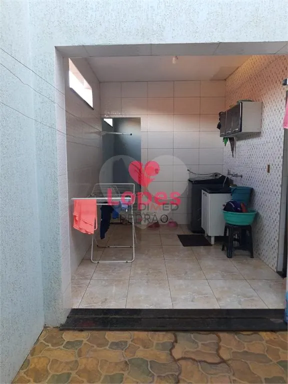Imagem Casa de 3 quartos, 223m² no bairro Vila Antonieta I, em Lençóis Paulista