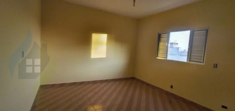 Imagem Casa de 2 dormitórios, 2 banheiros, 2 vagas, com 189m² em Taboão, São Bernardo do Campo