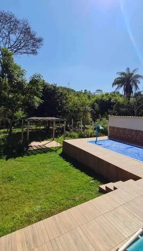Imagem Vendo uma ótima casa na cidade de Passatempo/MG ( valor 650.000,00 )