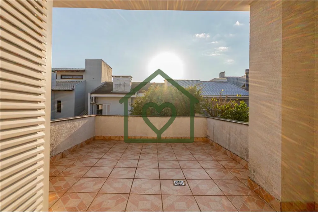 Imagem Excelente Casa em Condomínio fechado no Ecoville, composta de 2 pisos, com opção do terceiro. Pri...
