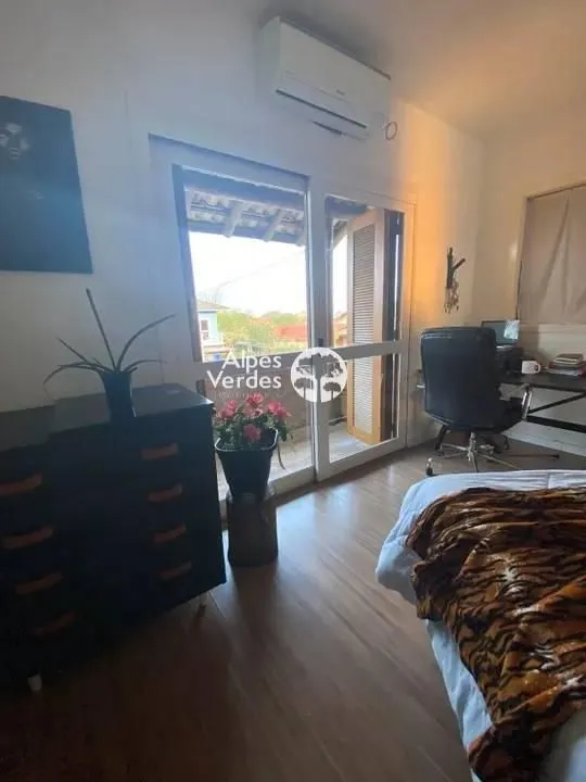 Imagem VENDE-SE CASA COM 03 SUÍTES EM IMBÉ, A MENOS DE 5 MINUTOS DO MAR.