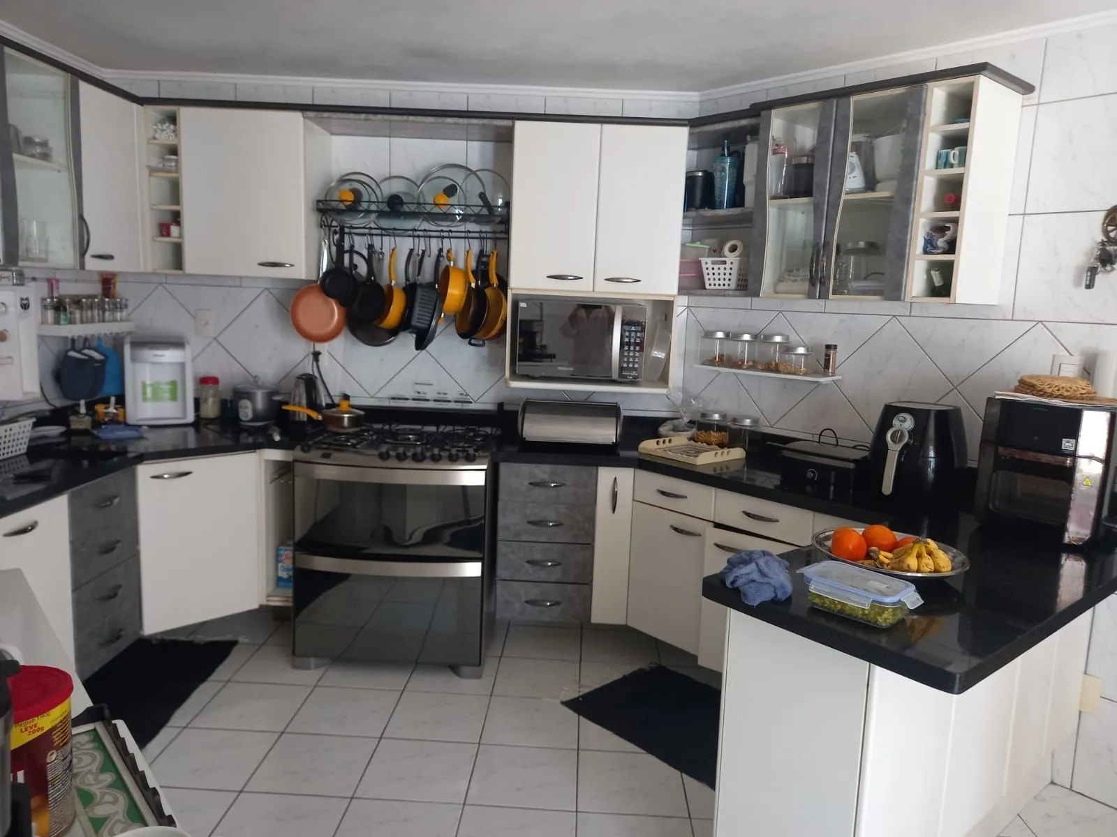 Imagem Vende-se sobrado com 5 quartos (3 suítes), 428m² e 3 vagas - Alto Petrópolis