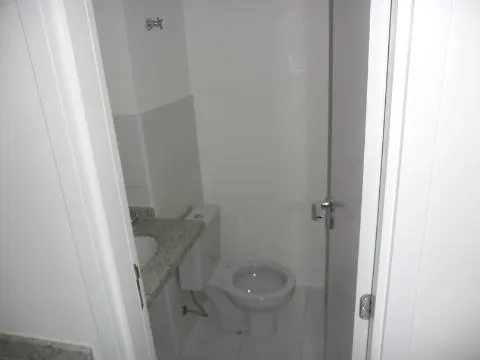 Imagem VENDA DE SALA COMERCIAL NO EDIFÍCIO OFFICE PREMIUM, EM INDAIATUBA/SP, 40m² com toilette e 02 vagas de garagem, em edifício conceituado. CONSULTE-NOS.