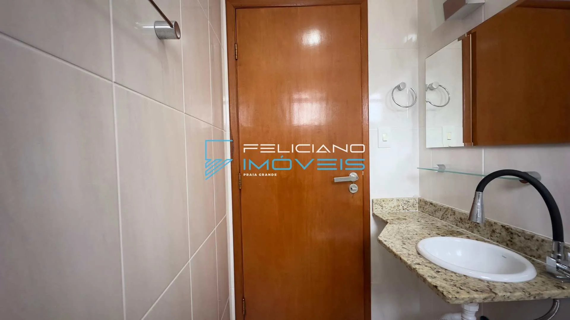 Imagem Apartamento na Ocian com 2 dormitórios e área de lazer.