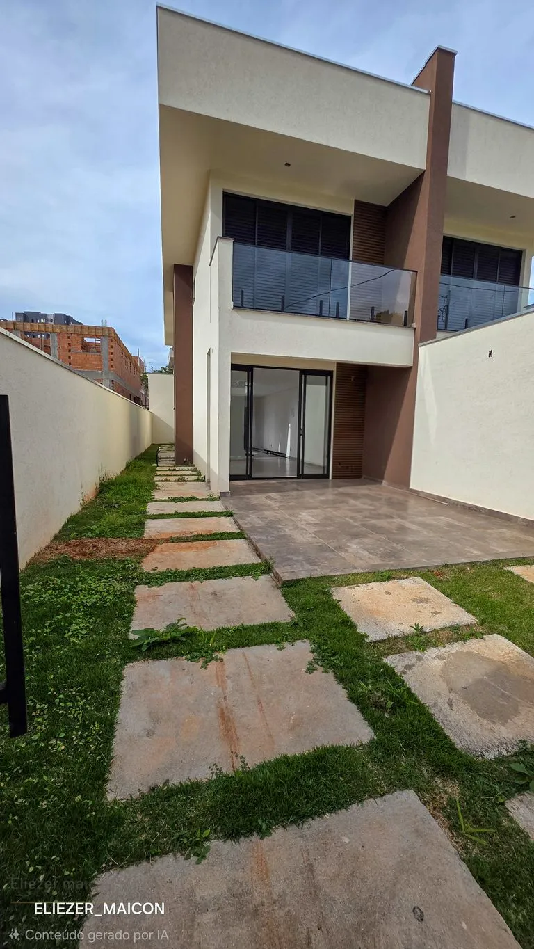 Imagem Sobrado a venda com 3 quartos no bairro jardins de florença Poços de Caldas - MG