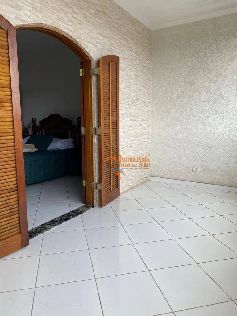 Imagem Sobrado com 3 dormitórios à venda, 257 m² por R$ 745.000,00 - Jardim Brasil - Guarulhos/SP