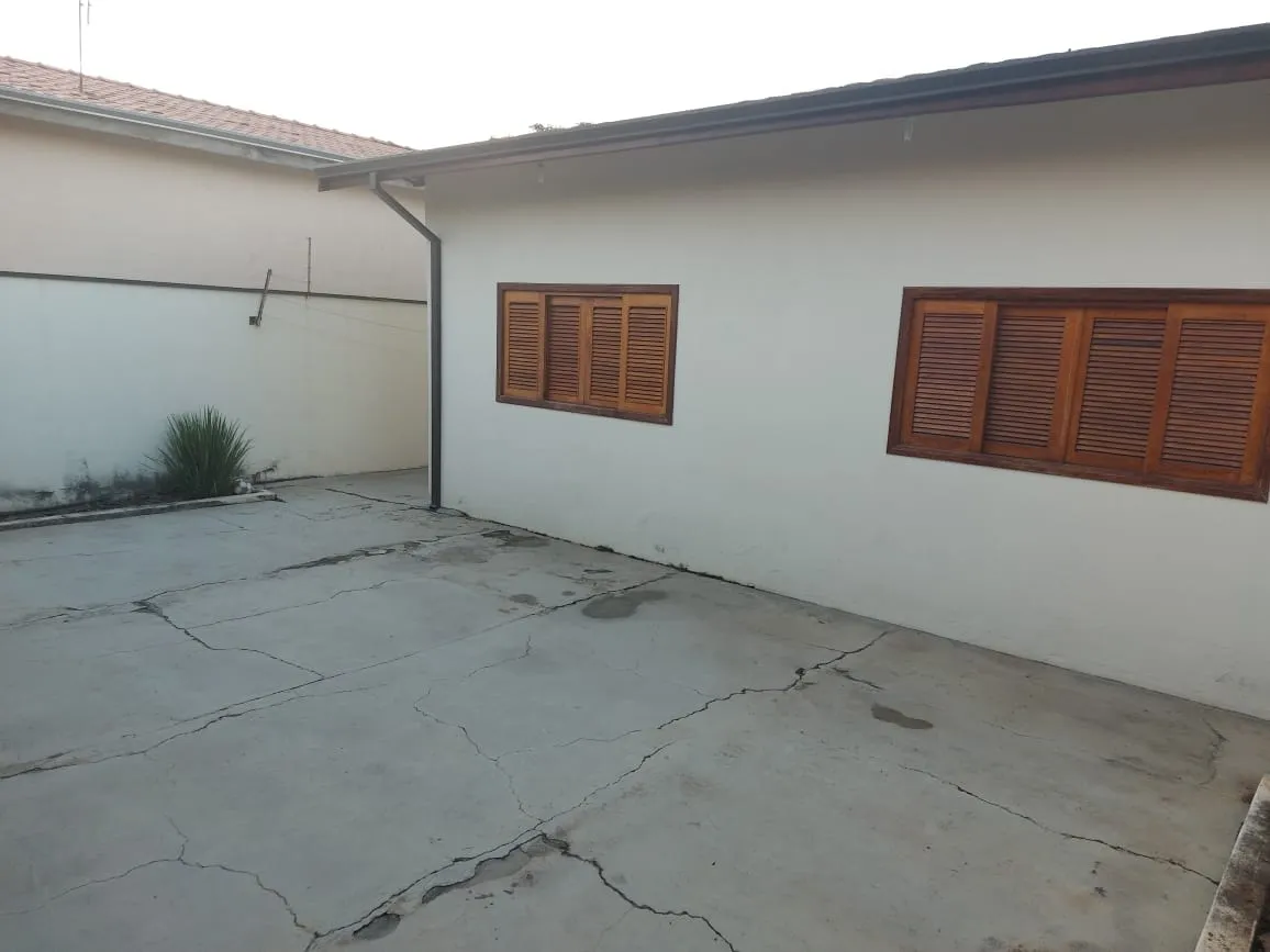 Imagem Casa à venda 3 Quartos, 1 Suite, 2 Vagas, 250M², Vila Suiça, Pindamonhangaba - SP