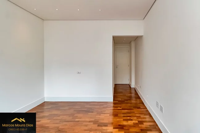 Imagem Apartamento 3 suítes, 2 vagas, 213,50 m2, reformadíssimo em Cerqueira Cesar