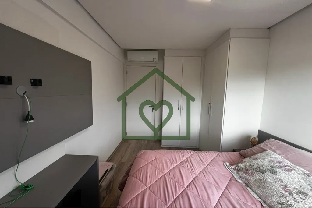 Imagem Descubra o charme e a conveniência deste aconchegante apartamento situado no coração de Porto Ale...